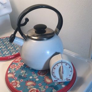 Vintage Tea Pot and Timer